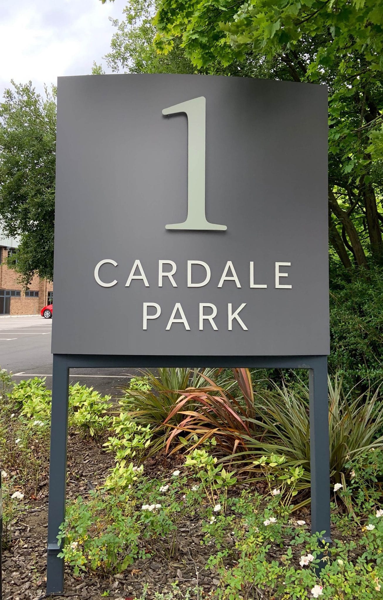 Cardale park harrogate free standing entrance sign with raised letters cardale-park-harrogate-free-standing-entrance-sign-with-raised-letters